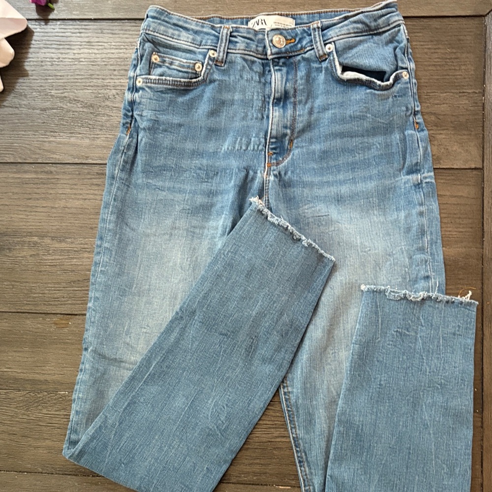 Zara Light Blue Ankle Jeans